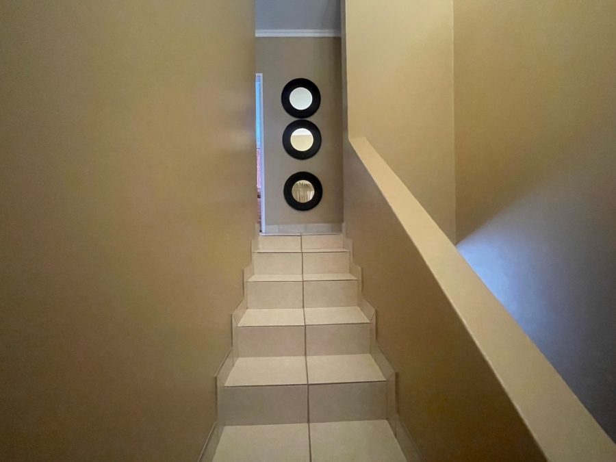 To Let 3 Bedroom Property for Rent in Woodland Hills Free State